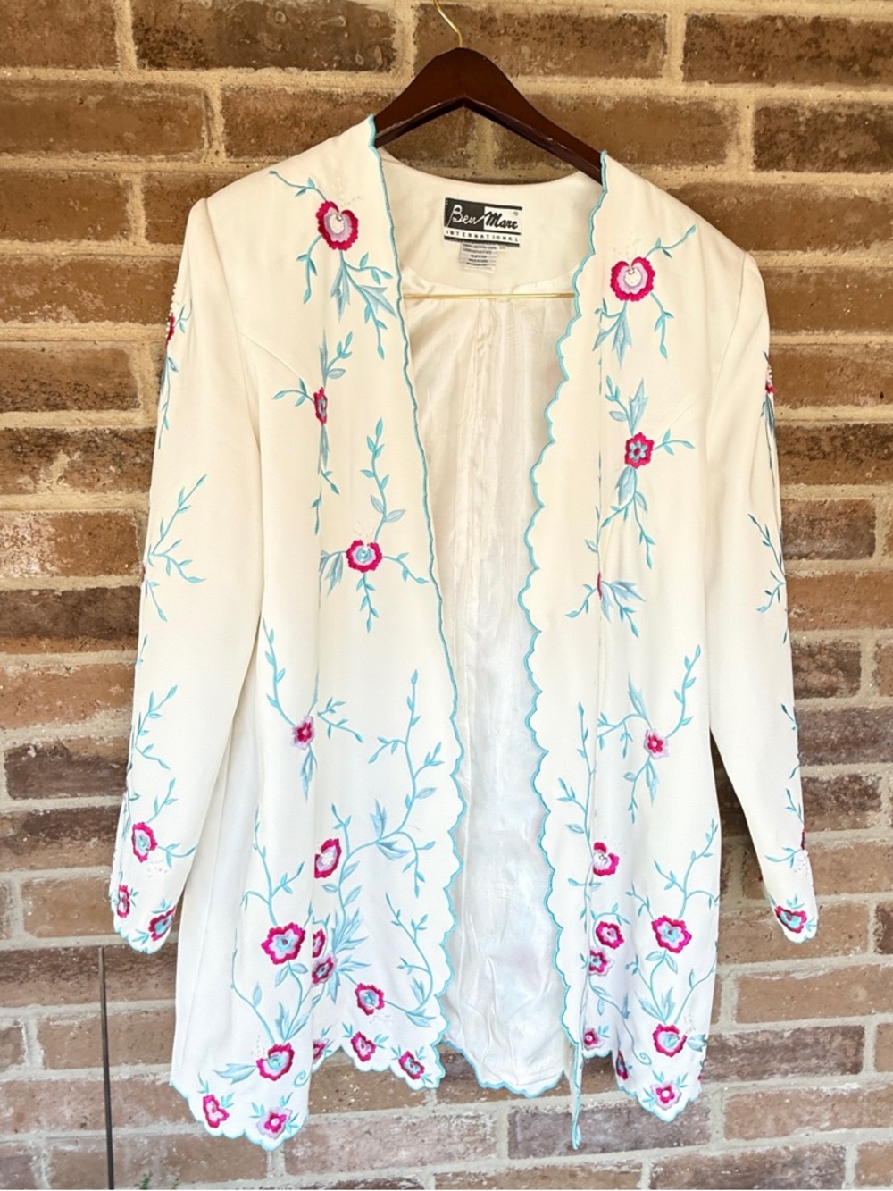 Vintage Ben Marc International White Open-Front Blazer with Pink Aqua Embroidery